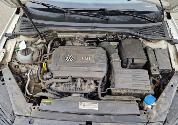 Volkswagen Passat cena 61900 przebieg: 114500, rok produkcji 2015 z Wrocław małe 92
